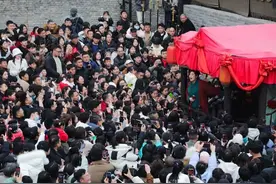 “王婆说媒”为何能说到年轻人的心坎上？图片
