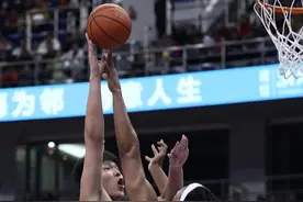 用胜利为2023收官！青岛男篮单外援战胜深圳男篮，“复仇”成功排名升至前六图片