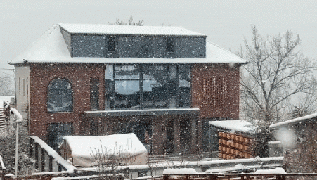 雪中的房山真美