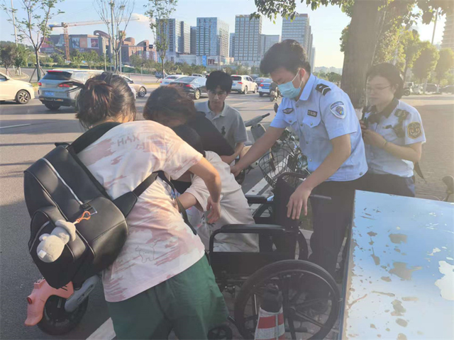 护航旅游季 | 地铁里的“隐形守护者”，这波操作暖到心尖