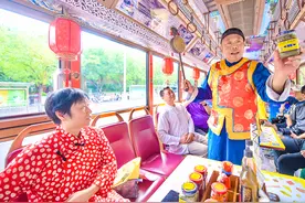 北京中轴线响起老字号叫卖吆喝声图片