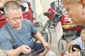 柳林县三交街中药材交易市场活跃图片