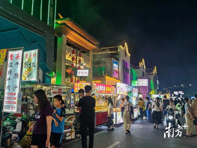 “红色力量”澎湃，茂南站前街道站北商圈夜未央
