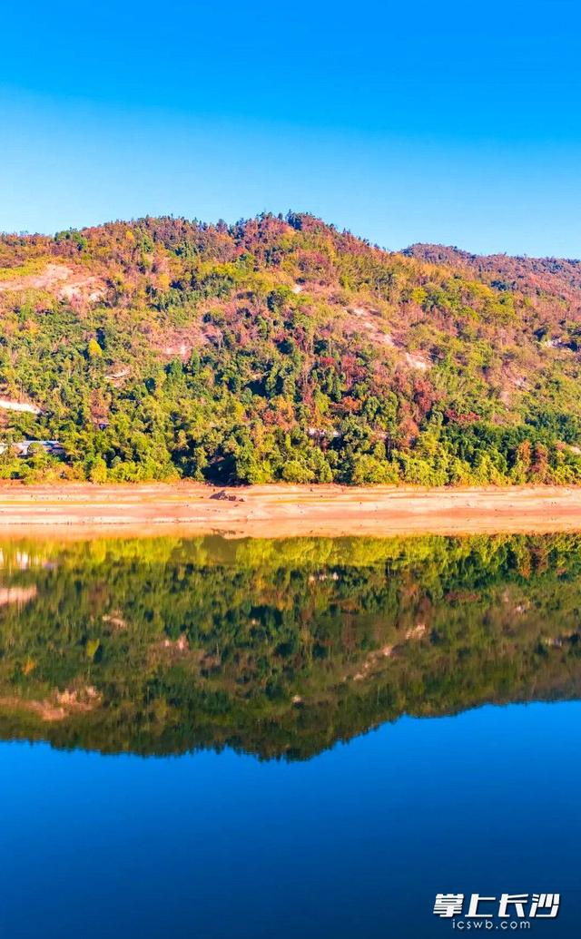 祥云山打翻了大自然的调色板，层林尽染等你来打卡