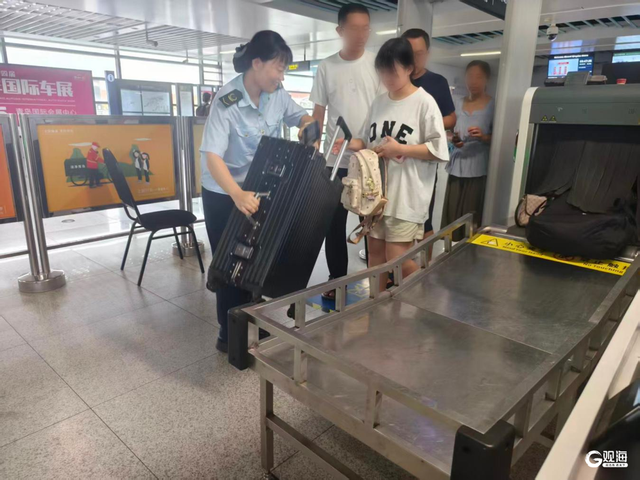 俩月载客405万人次！青岛蓝谷快线满载城乡温情与美好
