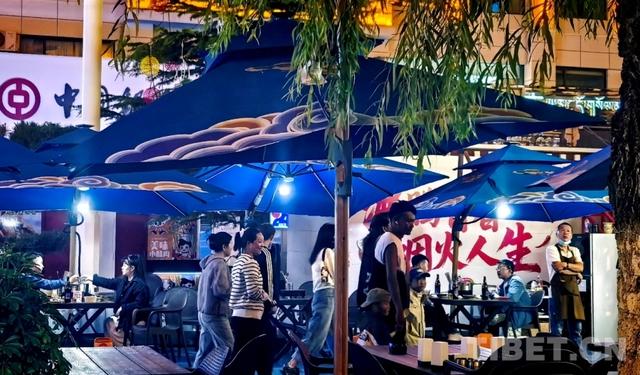 一位斜杠甘肃大叔的心声：西藏给了我温馨的家和体面的收入