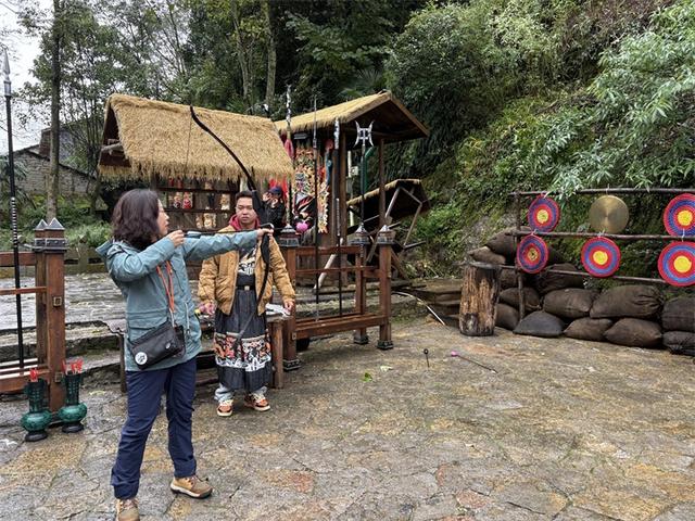 霞客之路·贵州首届山地徒步大会在云峰屯堡举行