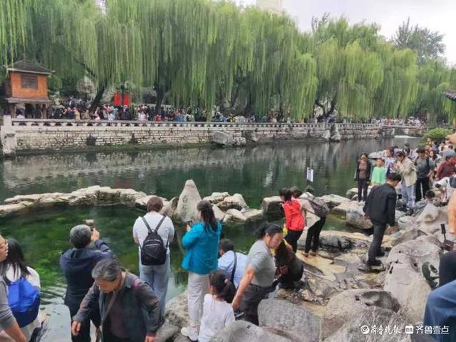 双节拍 | 国庆节，环城公园游人如织