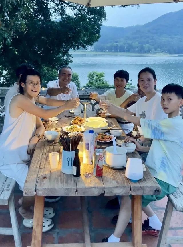 是时候爆火了，这座“天赋异禀”的小山村，来了就想当”新村民”！