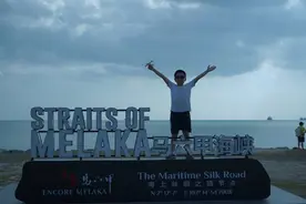 女子带娃坐火车从成都到新加坡 花2.2万元耍了25天图片