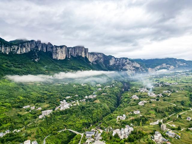 湖北恩施：恩施大峡谷雨霁初晴 绘就山水诗画长卷