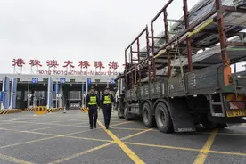 供港货物驶入“快车道”！海关全力支持大桥经贸新通道建设图片
