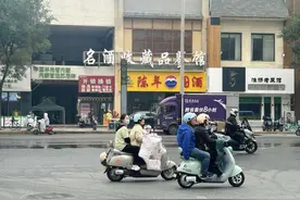 德兴巷东口红绿灯坏了一周 市民盼尽快维修图片