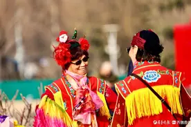 俺村俺家年味浓|泉城广场上，欢乐大秧歌舞起来图片