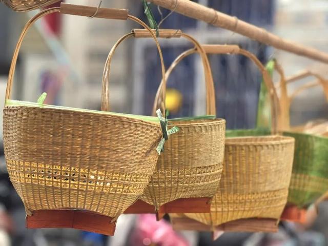 芒市丙午街竹编店搭上文旅“快车”