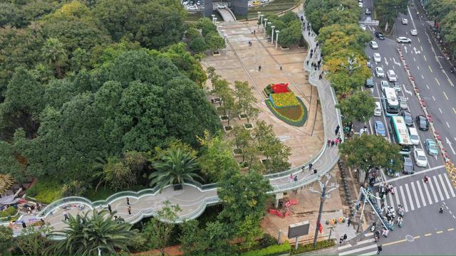 昆明翠湖城市绿道开放，620米的空中栈道串联起民生温度与城市风情