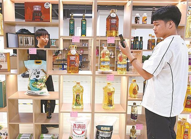 “一品一播”为县域经济插上“云翅膀”