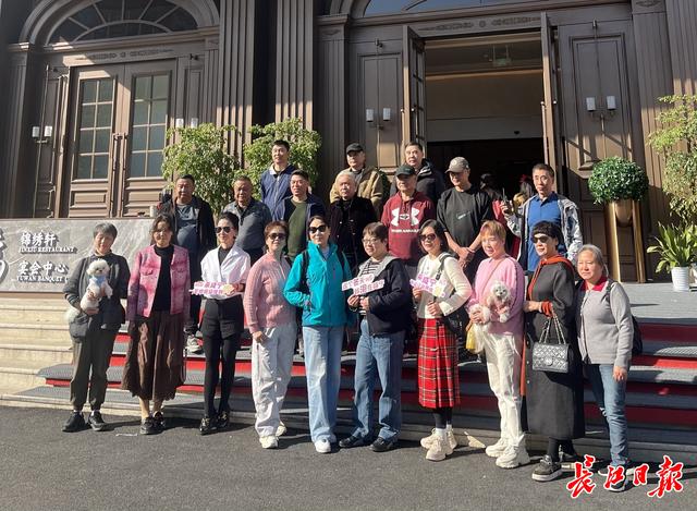 拔萝卜、品美食、打卡艺术民宿…… 武汉车友周末自驾游咸宁