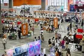 “二次元”集合！第六届广州同人展开幕图片
