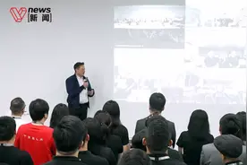 特斯拉被曝毁约全部应届生，赔偿一个月底薪，蔚来、极氪HR“在线抢人”图片