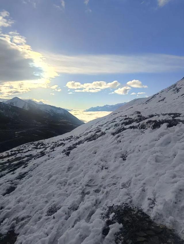 雪后的甘孜，走一路美一路！