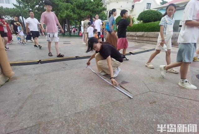 青岛故事丨轮椅驶向栈桥，婴儿车畅行奥帆！特殊群体为“无碍”探路