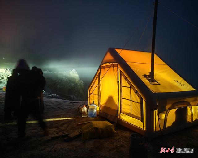 冬日晨光绘就宕昌车拉绝美画卷