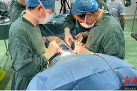 患者肺癌晚期，3D打印再造“新胸壁”！图片
