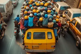 小型普通客车超员100%，司机构成危险驾驶罪图片