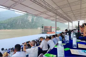 两千年诗韵汇溆浦 2025湖南·怀化屈原爱国怀乡诗歌文化推广季暨龙舟赛启幕图片