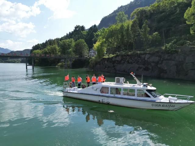 恩施大峡谷司法保护基地旅游专线揭牌
