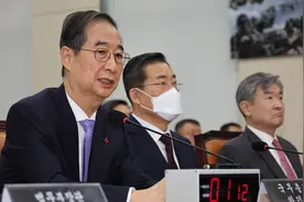 遭停职韩国国务总理韩德洙要求宪法法院为其复职图片