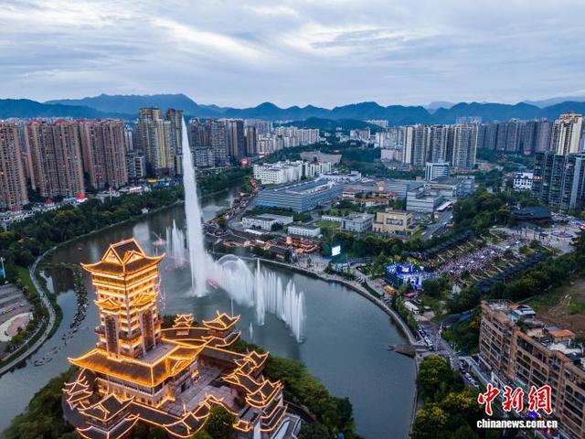 贵州毕节：“凉资源”唱出“热经济”