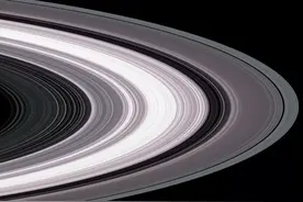 土星环可能是两颗卫星相撞的残余物图片
