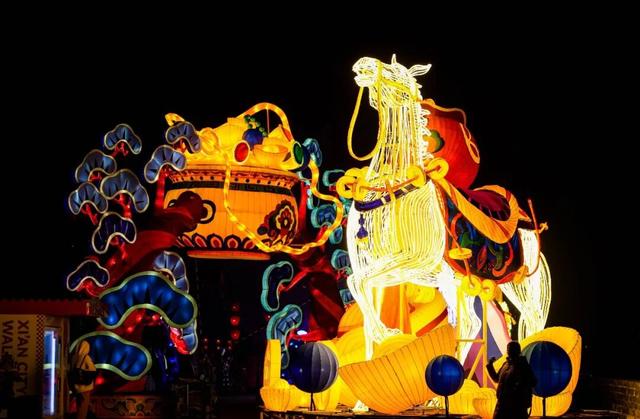 一群“细节控”，匠心打造出一个长安灯会