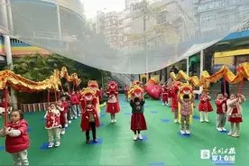 昆明市第二幼儿园举行辞旧迎新活动图片