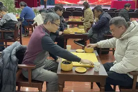 上海“校长杯”围棋赛举行 推进围棋进校园图片