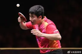 梁靖崑3-2战胜周启豪，晋级WTT中国大满贯男单8强图片