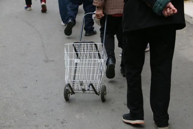 龙泉的早高峰在西河综合市场