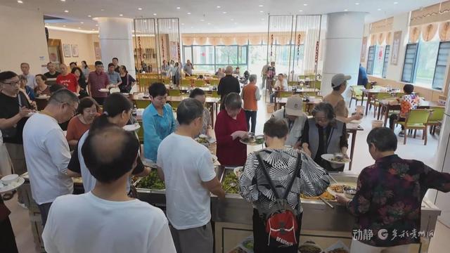 跨省“候鸟”栖居黔山，扇动百亿清凉经济
