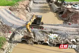 资兴八面山瑶族乡：两天抢通便民桥图片