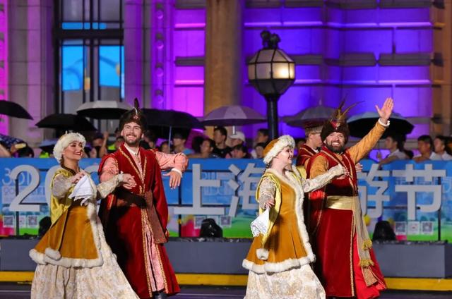 美图来袭！上海旅游节花车巡游精彩瞬间→