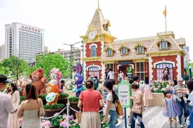 香港迪士尼乐园度假区2024年华中首展登陆武汉图片