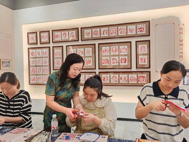 云梦：双节同庆黄香文化馆焕新启幕