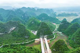 贵平高速公路建设有序推进图片