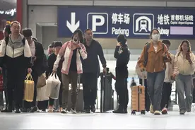 首都机场今天迎来出行高峰，全天21万人次出行图片