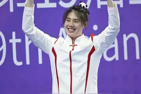 昨晚亚运会上，她哭了！她也哭了图片