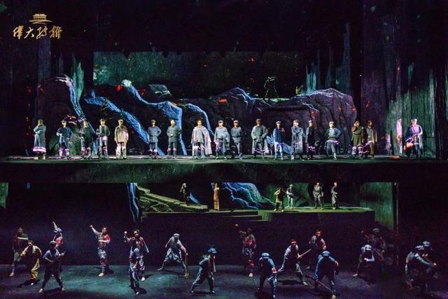 跟着赛事游遵义│4500人集结遵义!贵州红越野总决赛开跑,红色基因+铁人精神燃动暖冬