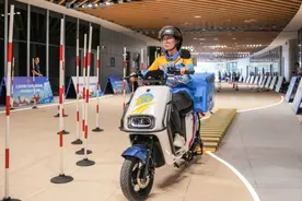 商家卡餐、途中洒餐、遇到违禁品怎么办？网约配送员在上海比绝活儿图片