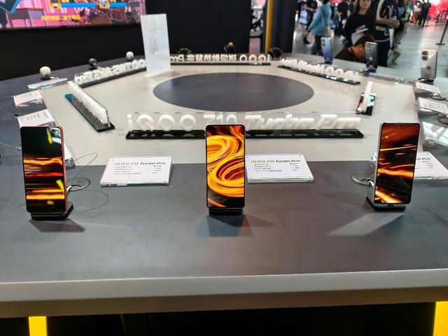 iQOO亮相ChinaJoy 2025！科技与娱乐共筑沉浸式体验现场！